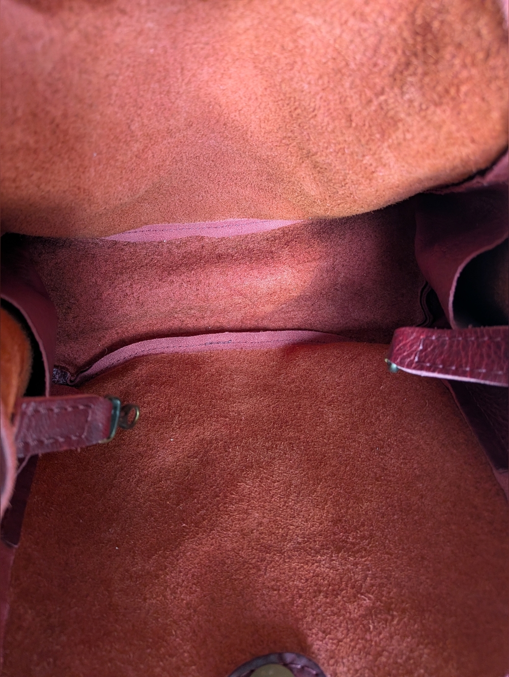 Portland Leather Sangria Butterfly Bag - Picture 8 of 8